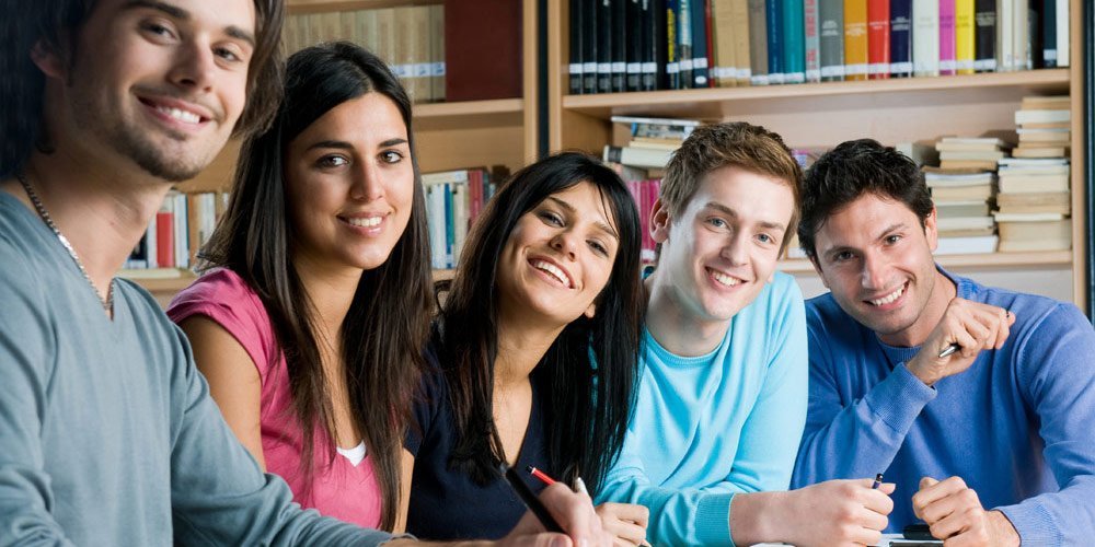/es/noticia/post/como-las-instituciones-en-el-extranjero-ayudan-a-los-estudiantes-internacionales-a-adaptarse-y-acoplarse-con-otros-estudiantes