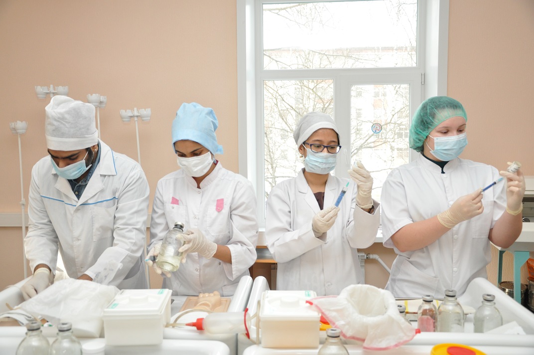 /es/noticia/post/conviertete-en-un-doctor-en-una-universidad-medica-europea