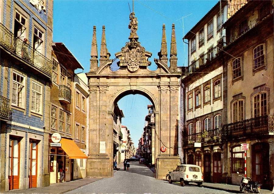 Arco da Porta Nova -Agencia Mistura