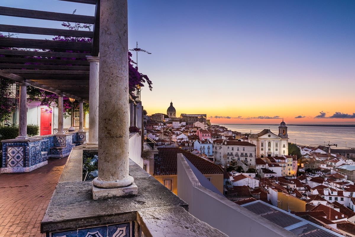 Um belo final de tarde no Miradouro de Santa Luzia