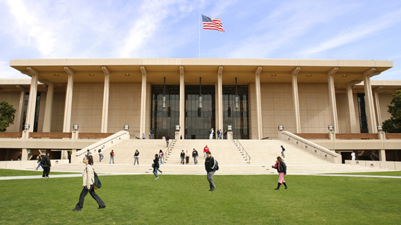 Pasa el verano en Los Ángeles, California, mientras obtienes créditos universitarios