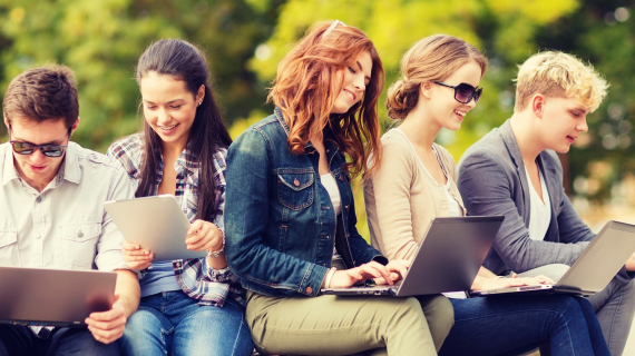4 tiêu chí du học sinh nên lưu ý khi mua Laptop
