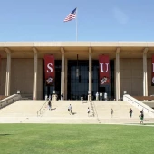 Sigue el viaje de 2 estudiantes internacionales en California