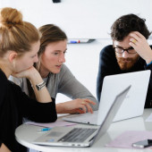 Cómo iniciar una carrera en negocios